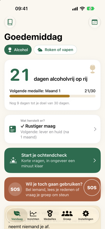 Het dashboard van Online Rehab met een reeks van 21 dagen alcoholvrij, een ochtendcheck en de SOS-knop